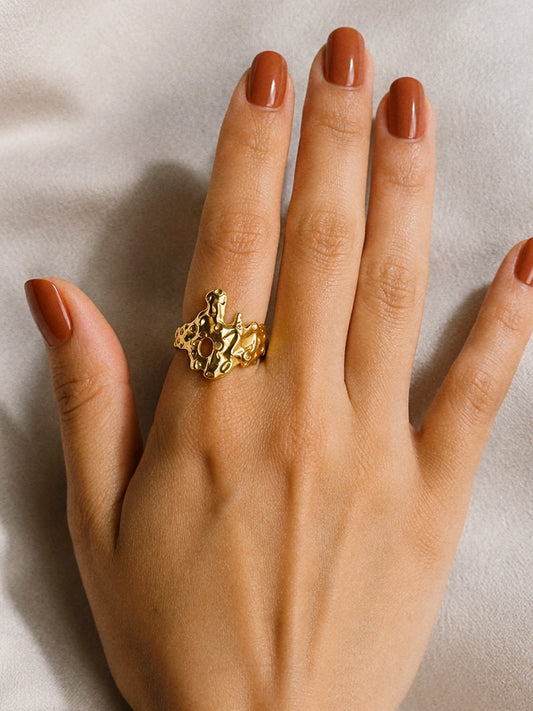 Emilie Abstract Ring