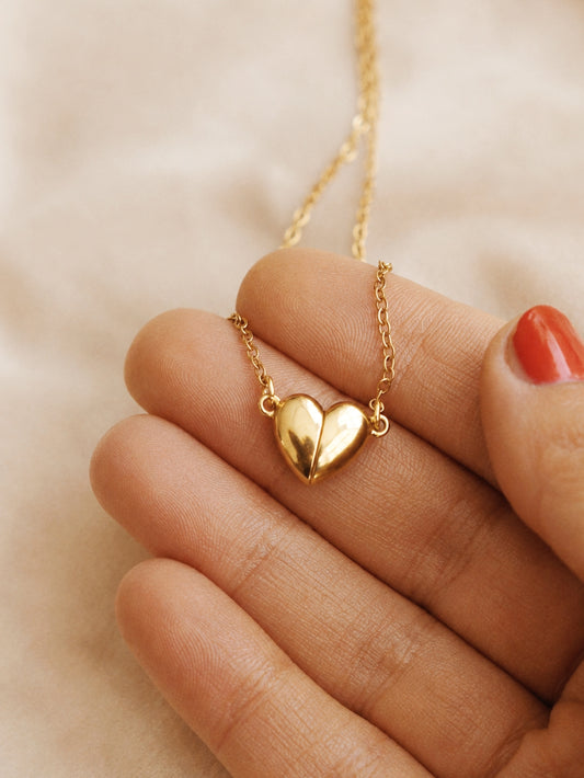 Atlas Magnetic Heart Necklace in Gold