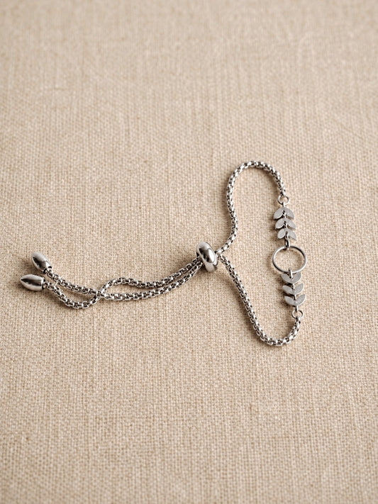 Atlas Adjustable Bracelet With Leaves Mini in Silver