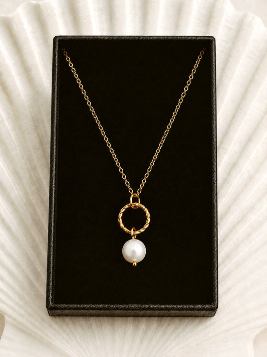 Serene Pearl Necklace in Gold