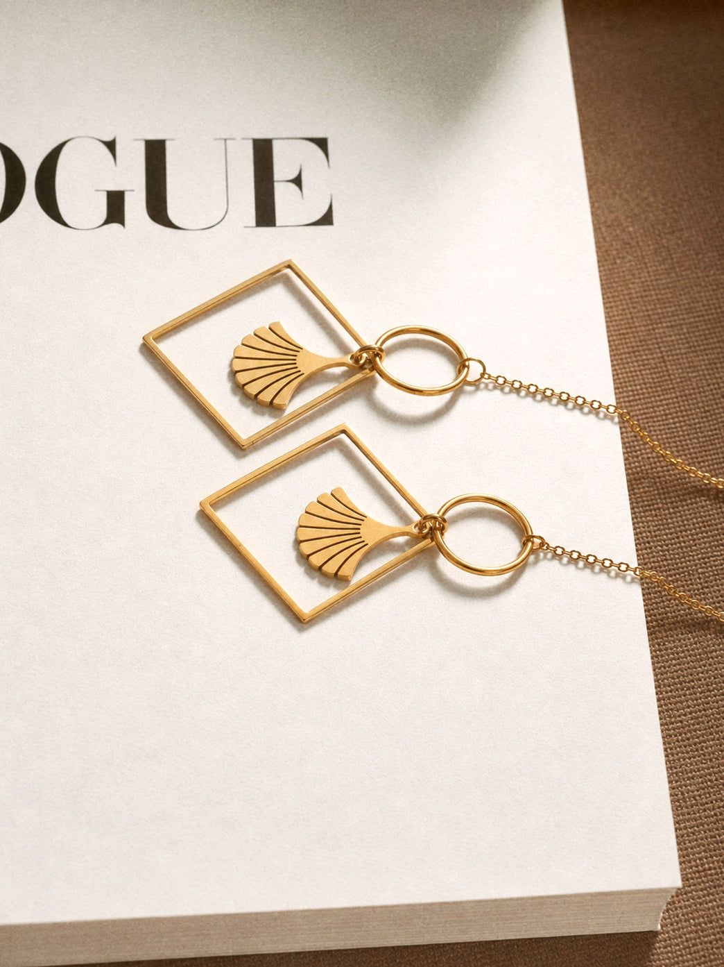 Signature Chain Earrings / Golden Era Limited Edition in Gold