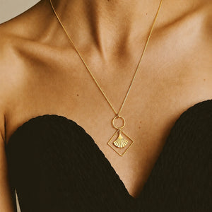 Golden Era Necklace in Gold
