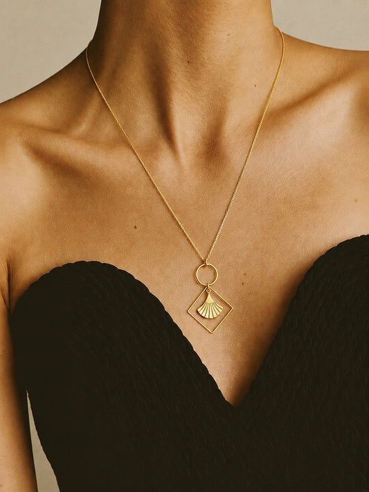 Golden Era Necklace in Gold