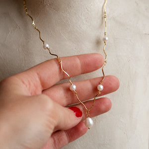 Unique Pearl Necklace Gold