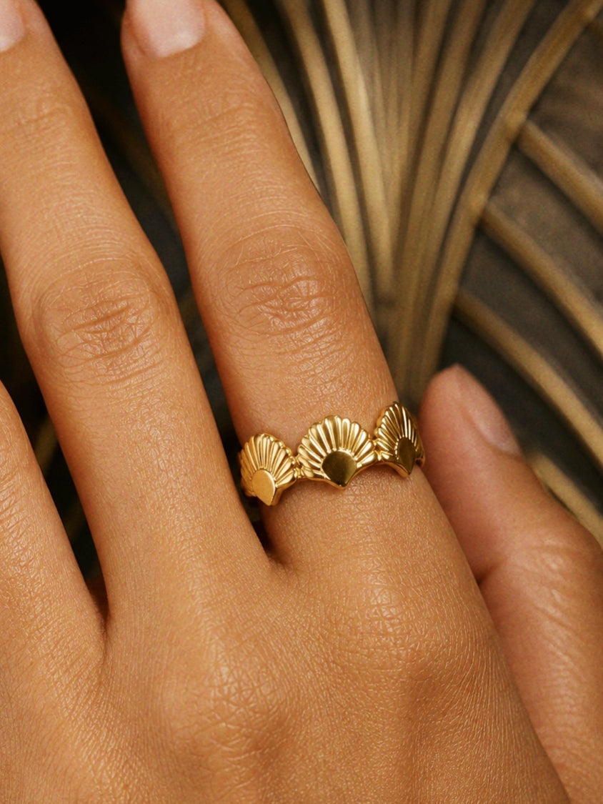 Golden Era Ring in Gold