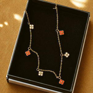 Beautiful Clover Necklace in Gold