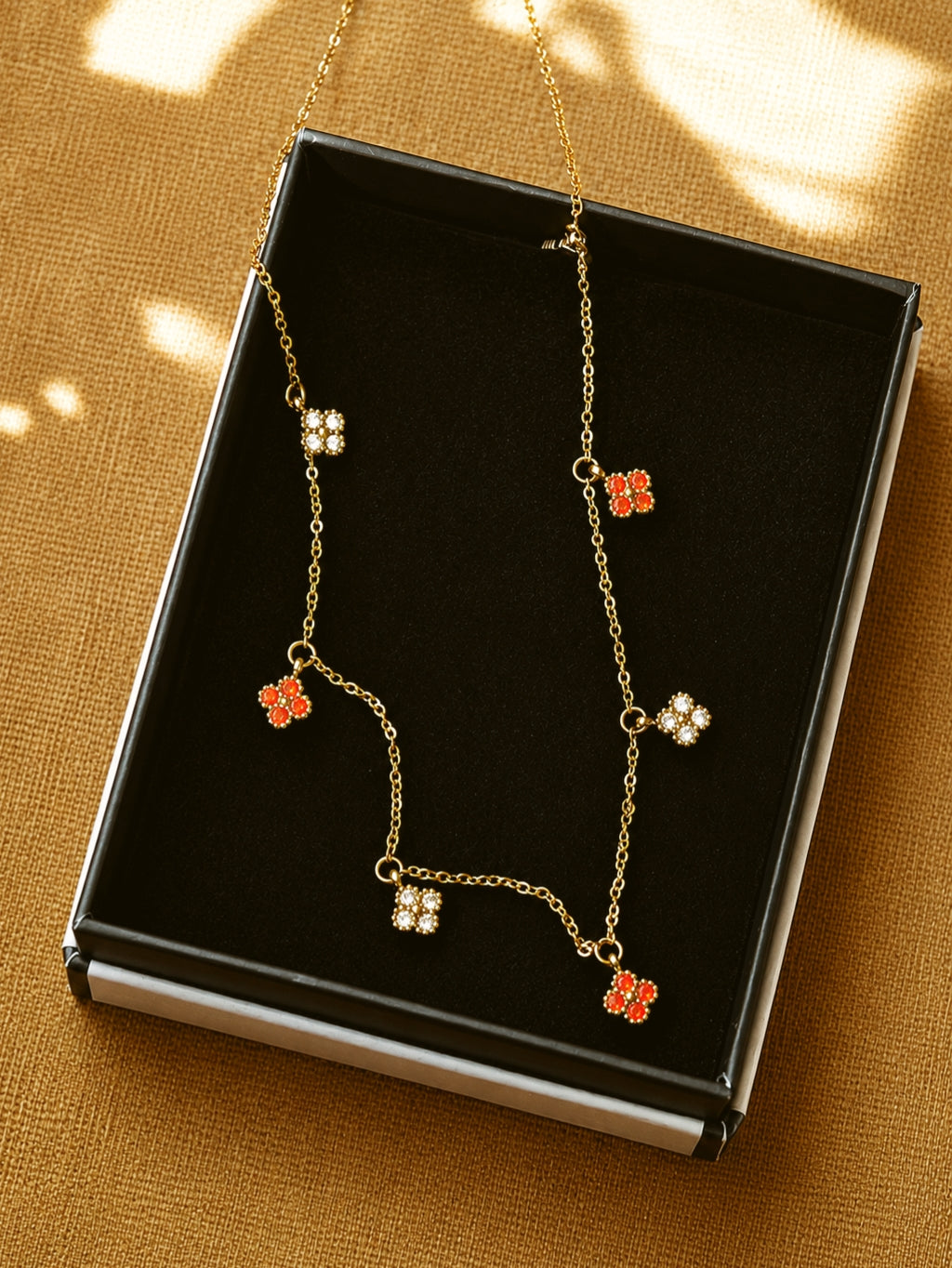 Beautiful Clover Necklace in Gold