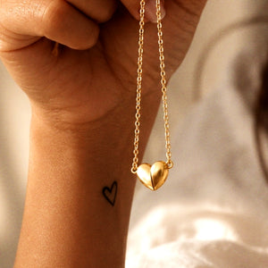 Atlas Magnetic Heart Necklace in Gold