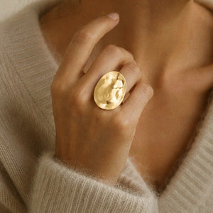 Patricia Statement Ring in Gold
