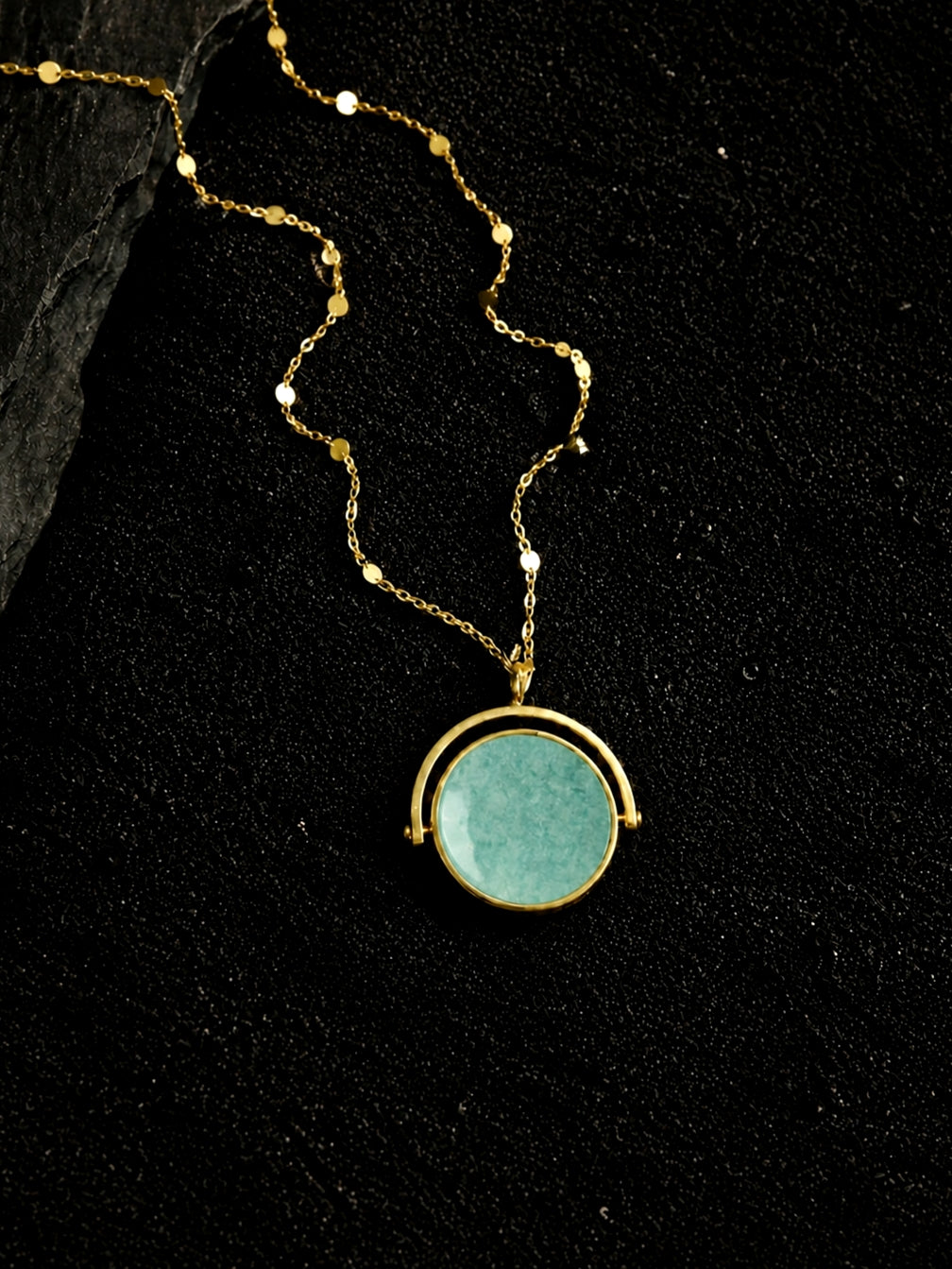 Blue Rotating Gemstone Necklace