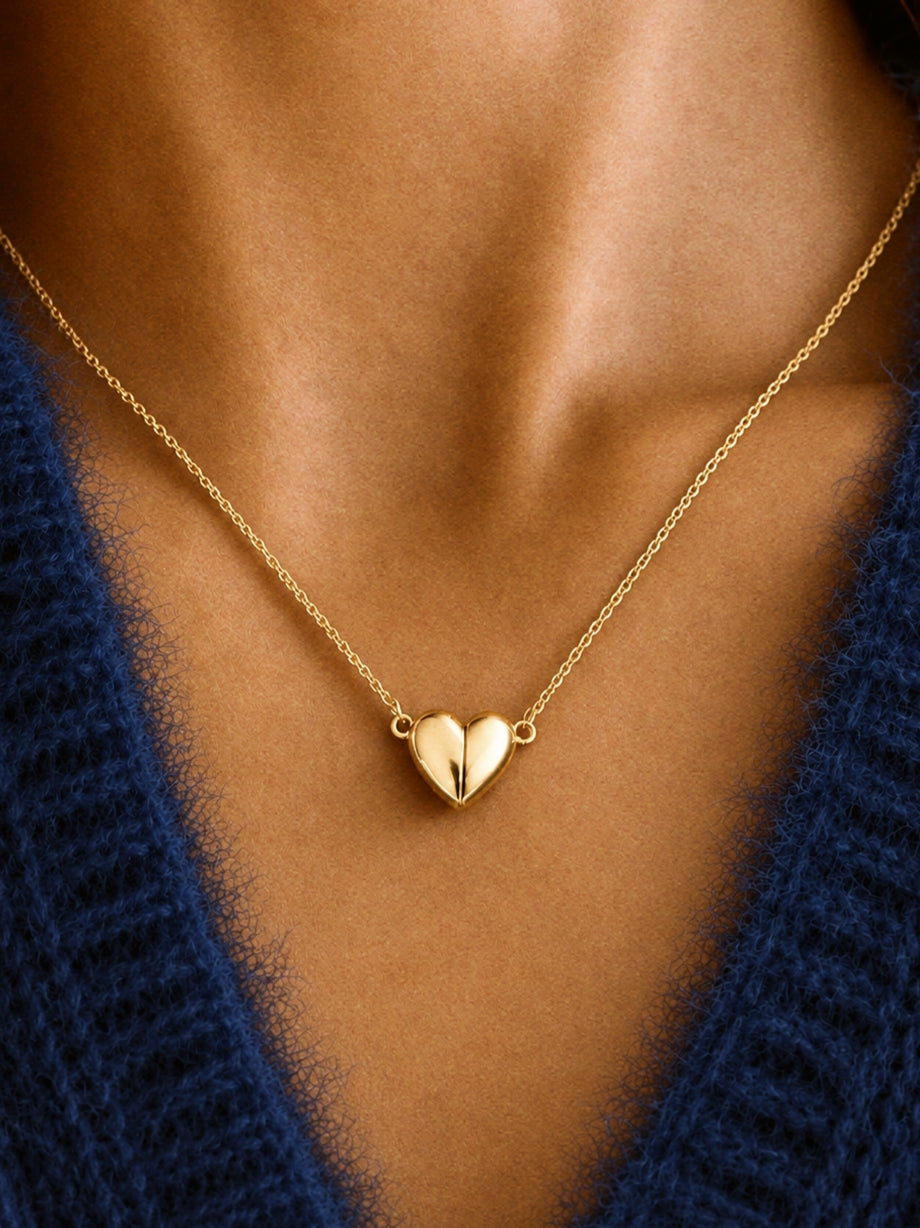 Atlas Magnetic Heart Necklace in Gold