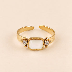 Sally Quartz Ring