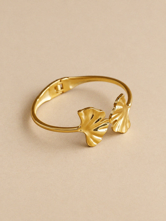 Special Ginkgo Leaf Design Bangle in Gold