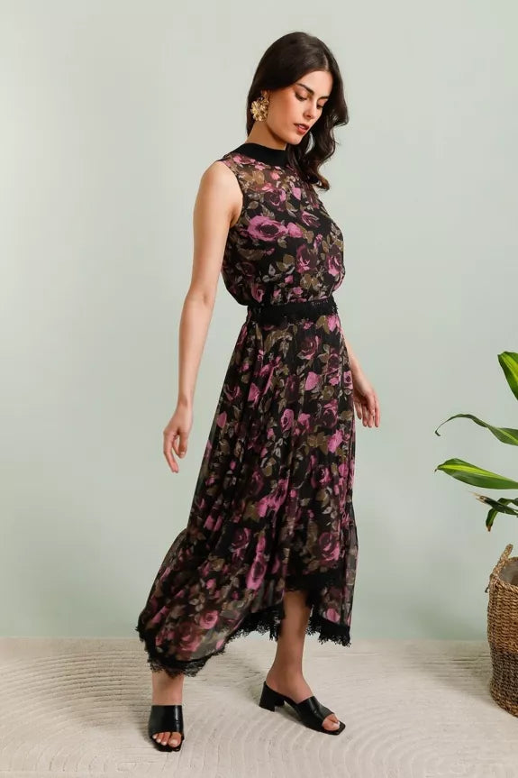 Romantic skirt with purple rose pattern