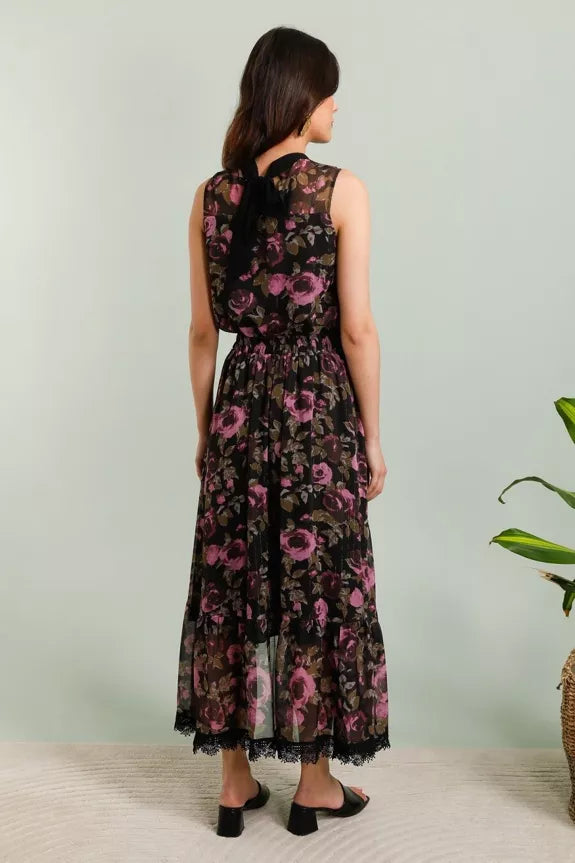 Romantic skirt with purple rose pattern