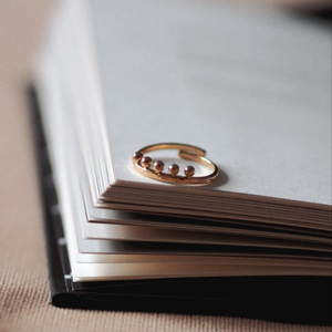 Tara 5 Dot Ring
