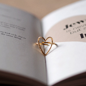 Beatrice Heart Ring