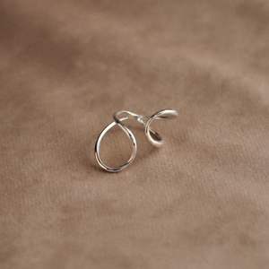 Elise Hugging Ring in Silver