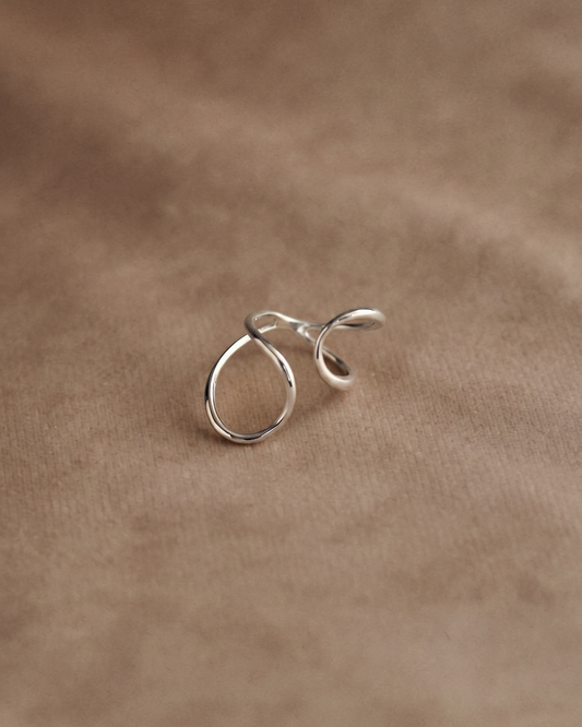 Elise Hugging Ring in Silver