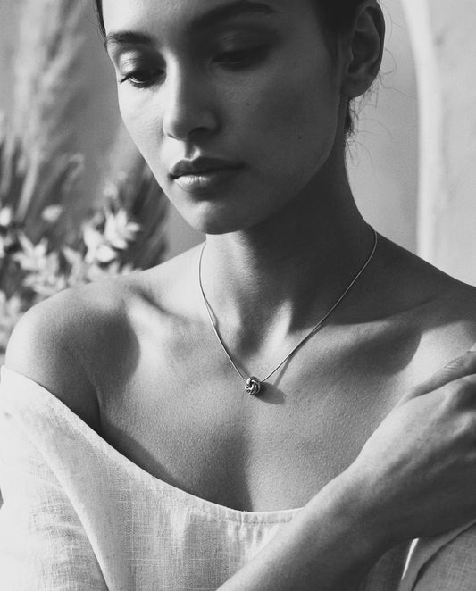 Esme Fine Necklace in Gold