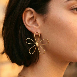 Felicity Flower Earrings in Gold