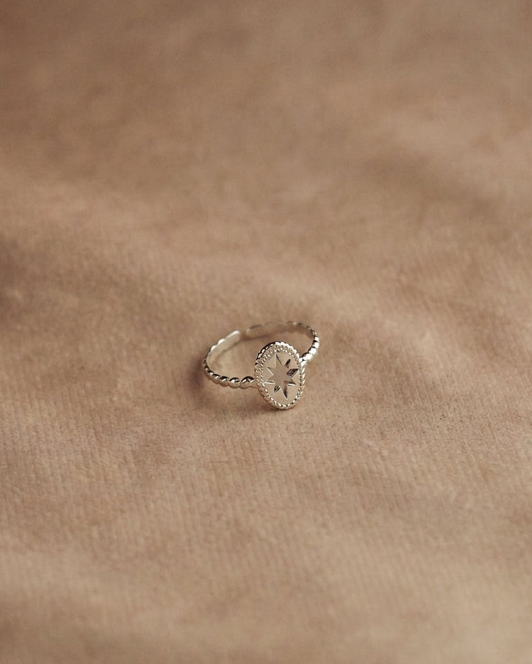 Pauline Star Ring in Silver