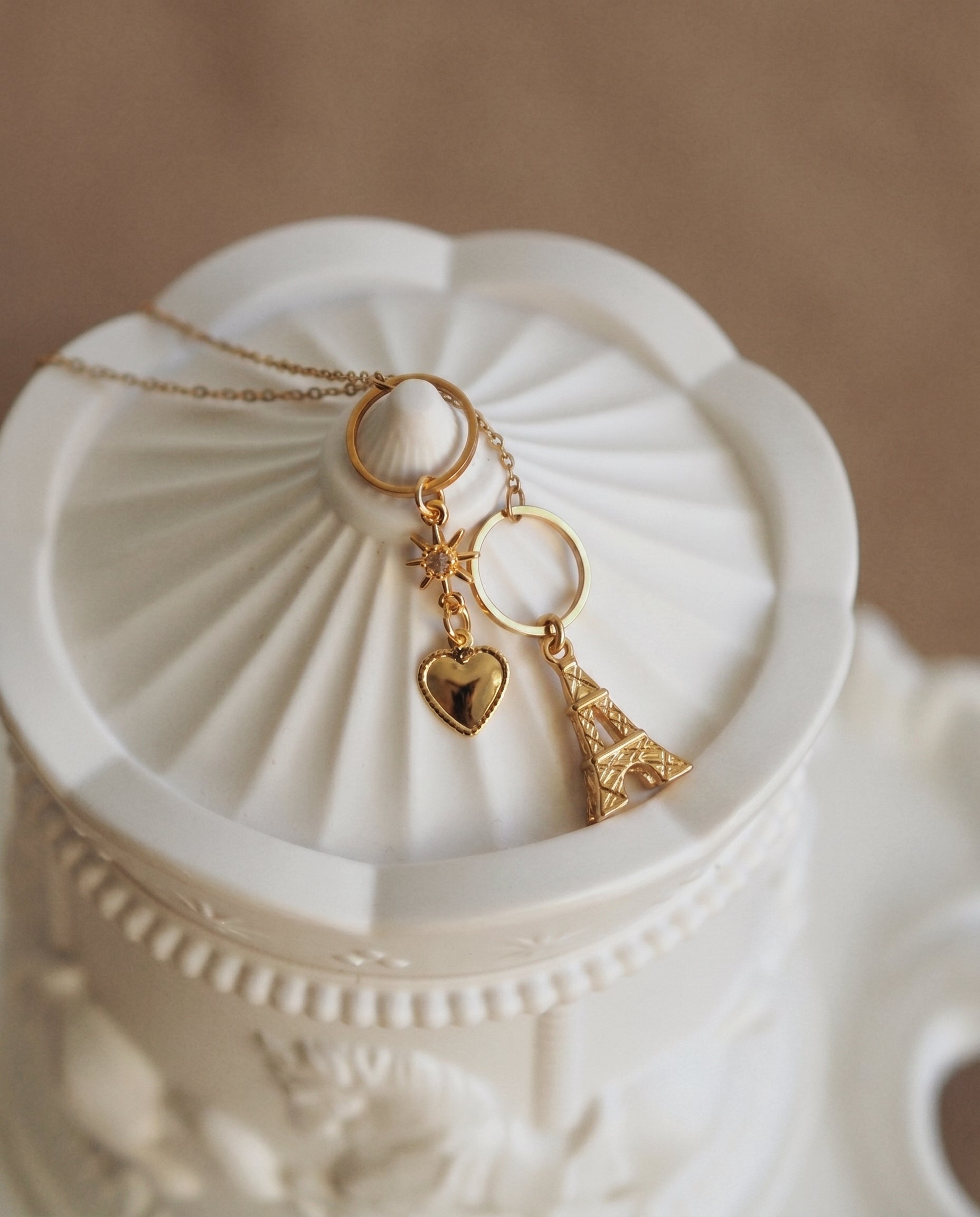 Signature Chain Earrings / Paris Limited Edition in Gold