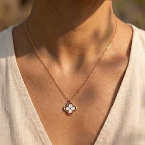 Beautiful Pearl Clover Necklace In Gold