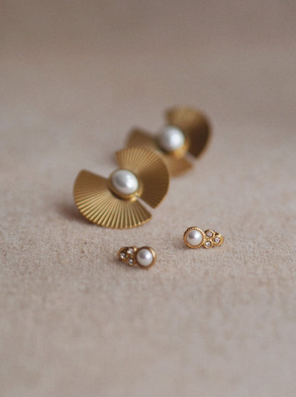 Pearl fan earrings