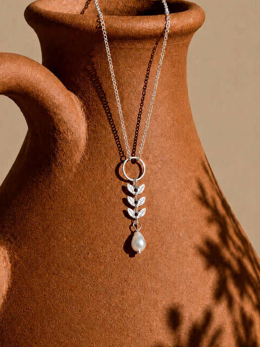 Atlas Leaf and Pearl Necklace in Silver