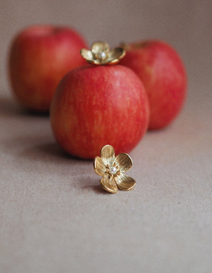 Denis Flower Earrings With Pearl