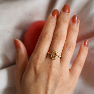 Pauline Star Ring in Gold