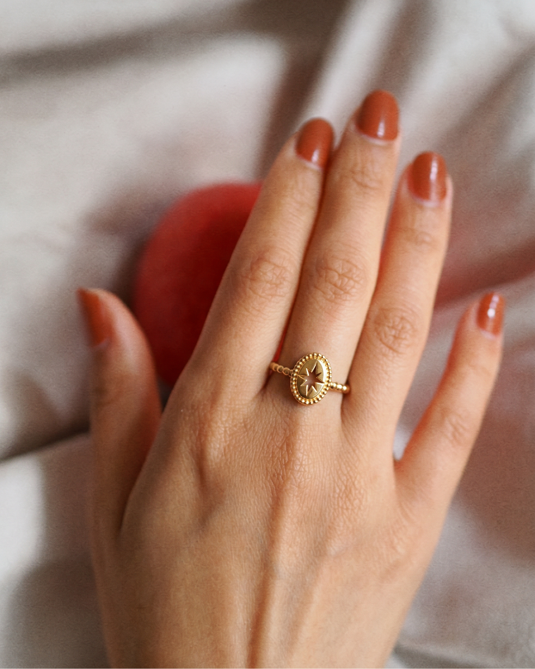 Pauline Star Ring in Gold